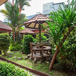 Spot On 3858 Elsana Transit Hotel