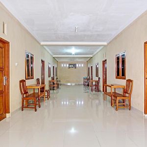 OYO 91353 Hotel Surya Andesa